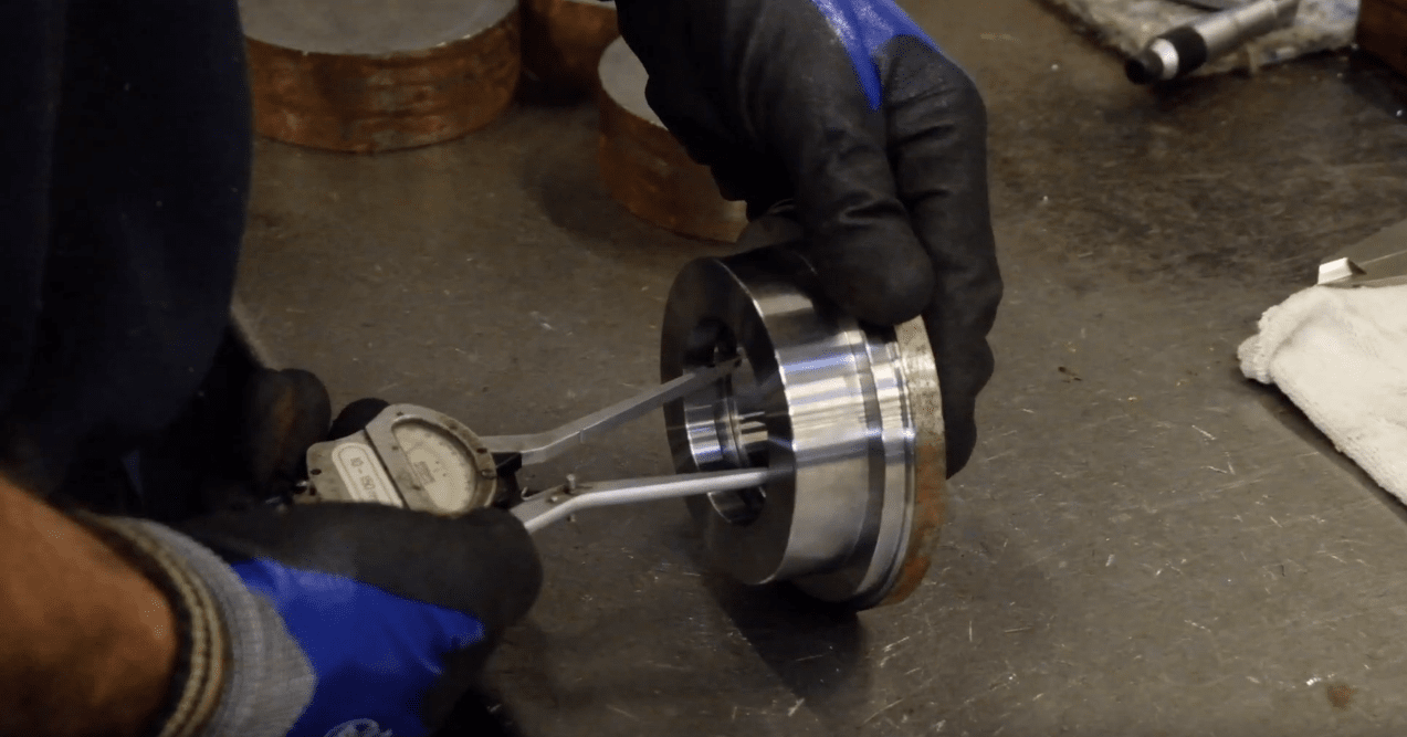 Fabrication des pièces pour un vérin hydraulique